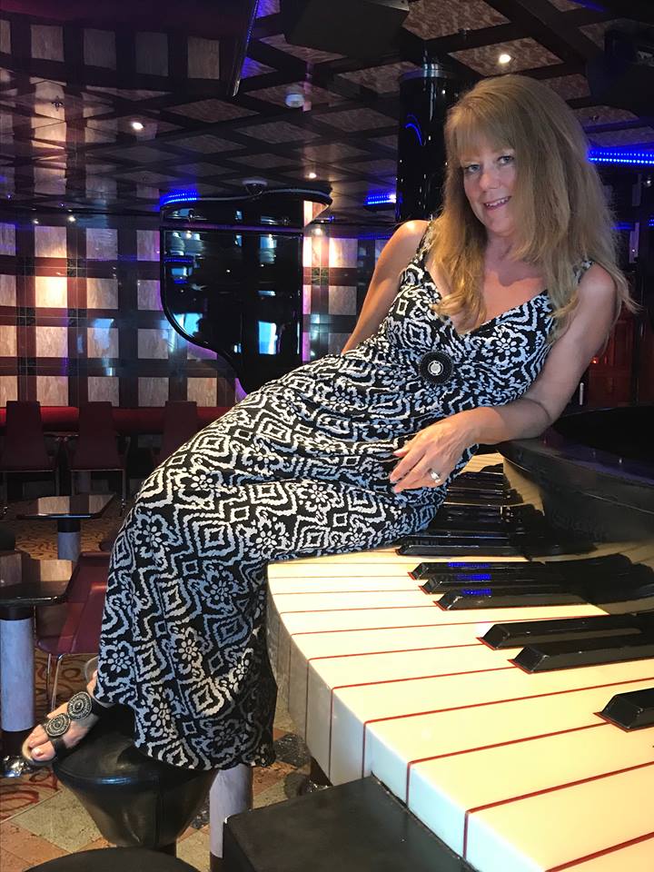 Piano Bar on Carnival Splendor